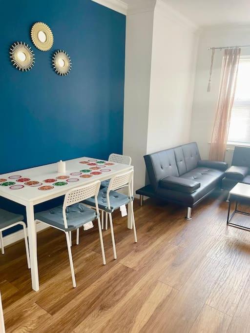 Ocean Waves Apartment Near Bournemouth Beach Esterno foto