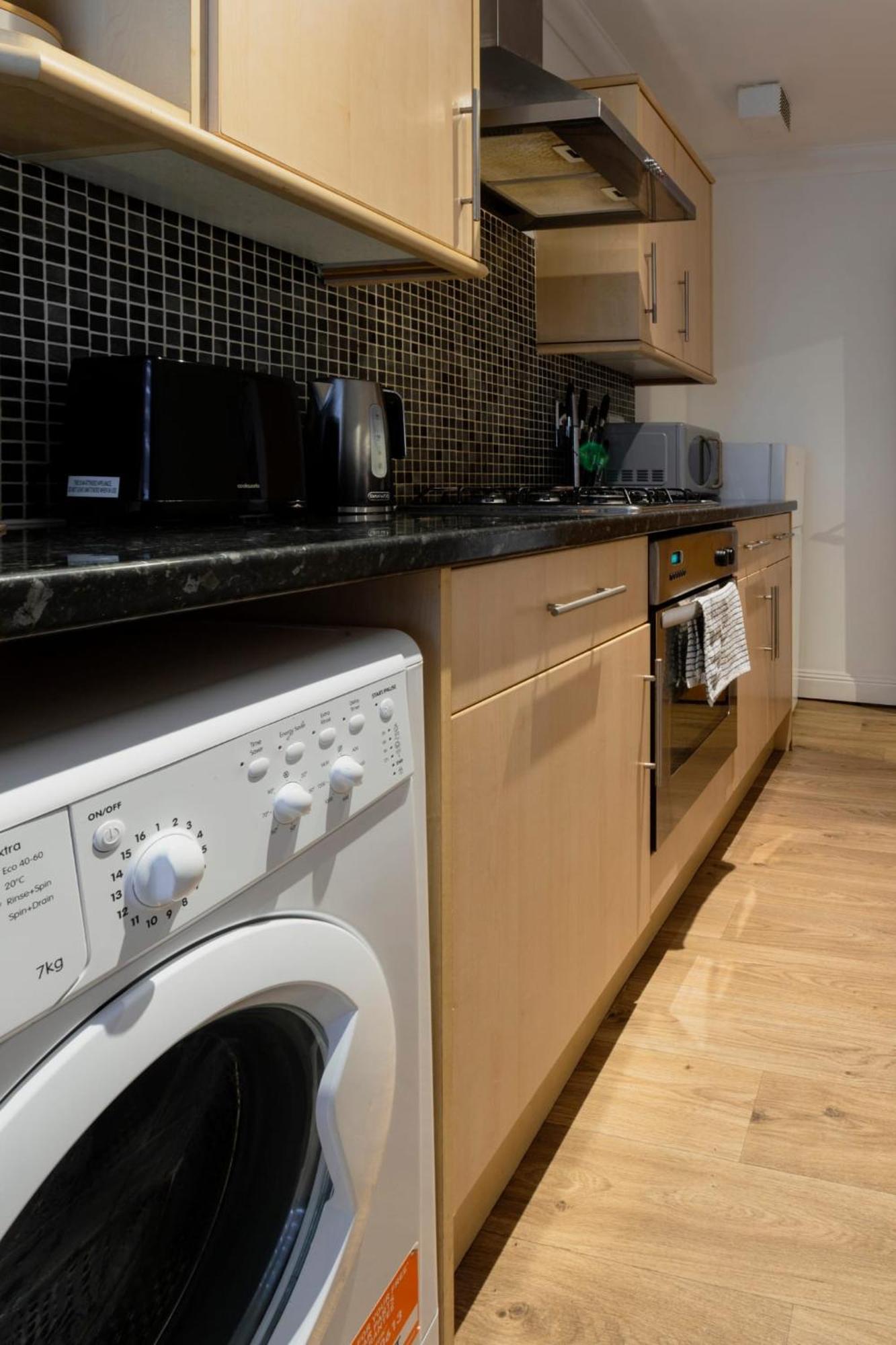 Ocean Waves Apartment Near Bournemouth Beach Esterno foto